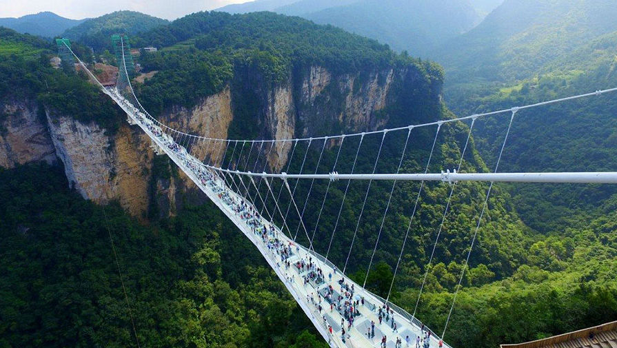 уникальный мост национальном парке в провинции Хунань